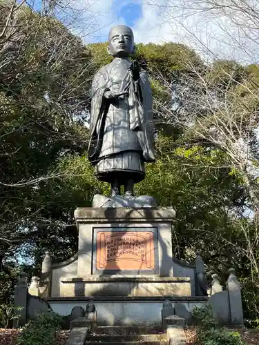 目の霊山　油山寺の像