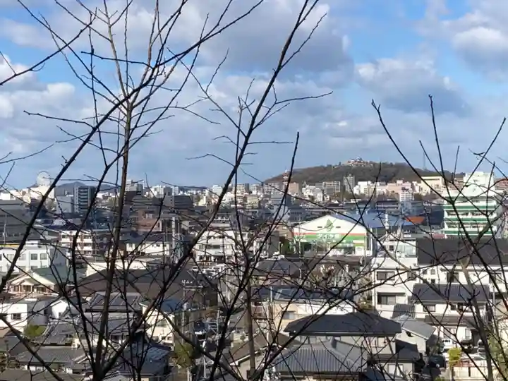 天山神社の周辺
