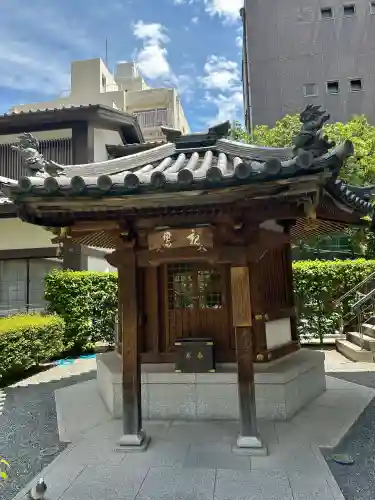 頂法寺（六角堂）の{uncategorized: "未分類", other: "その他", undefined: "問題あり", building: "その他建物", grave: "お墓", sacred_gate: "鳥居", guardian: "狛犬", statue: "像", buddha: "仏像", history: "歴史", nature: "自然", garden: "庭園", animal: "動物", pagoda: "塔", temizu: "手水舎", mountain_gate: "山門・神門", sanctuary: "本殿・本堂", subordinate: "末社・摂社", art: "芸術", scenery: "景色", jizo: "地蔵", ema: "絵馬", goshuin: "御朱印", omikuji: "おみくじ", items: "授与品その他", amulet: "お守り", goshuincho: "御朱印帳", eats: "食事", festival: "お祭り", votive_dance: "神楽", shichigosan: "七五三参", wedding: "結婚式", experience: "体験その他", initially: "初詣", around: "周辺", anti_infection: "感染症対策"}