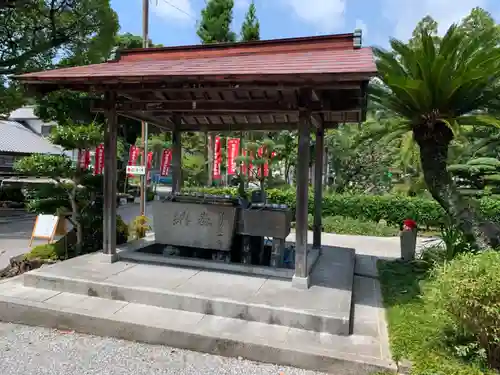 善楽寺の手水舎