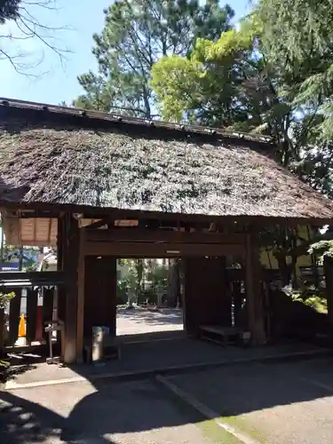 馬路石邊神社の山門