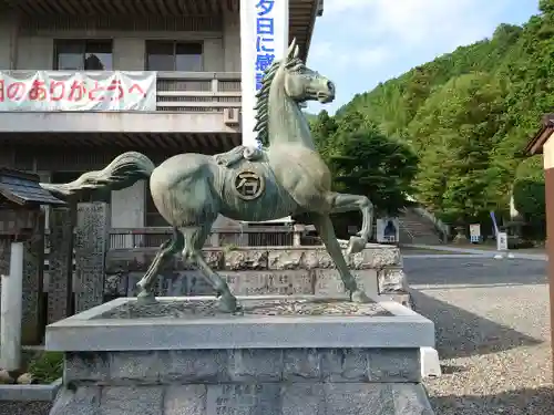 石鎚神社の像