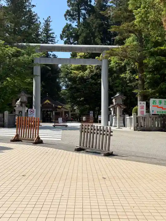 白山比咩神社の{uncategorized: "未分類", other: "その他", undefined: "問題あり", building: "その他建物", grave: "お墓", sacred_gate: "鳥居", guardian: "狛犬", statue: "像", buddha: "仏像", history: "歴史", nature: "自然", garden: "庭園", animal: "動物", pagoda: "塔", temizu: "手水舎", mountain_gate: "山門・神門", sanctuary: "本殿・本堂", subordinate: "末社・摂社", art: "芸術", scenery: "景色", jizo: "地蔵", ema: "絵馬", goshuin: "御朱印", omikuji: "おみくじ", items: "授与品その他", amulet: "お守り", goshuincho: "御朱印帳", eats: "食事", festival: "お祭り", votive_dance: "神楽", shichigosan: "七五三参", wedding: "結婚式", experience: "体験その他", initially: "初詣", around: "周辺", anti_infection: "感染症対策"}