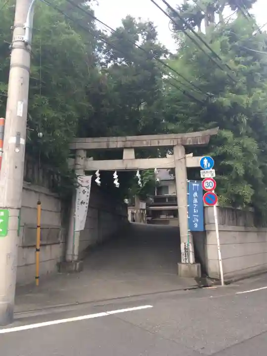 幡ケ谷氷川神社の鳥居
