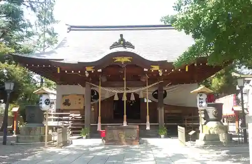 草加神社の本殿