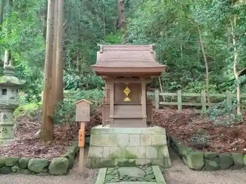 枚岡神社の末社・摂社