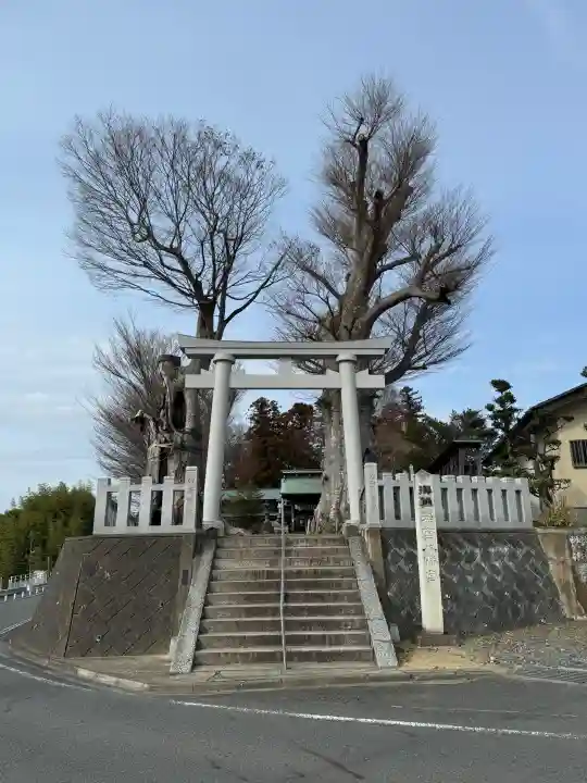 若宮八幡宮の{uncategorized: "未分類", other: "その他", undefined: "問題あり", building: "その他建物", grave: "お墓", sacred_gate: "鳥居", guardian: "狛犬", statue: "像", buddha: "仏像", history: "歴史", nature: "自然", garden: "庭園", animal: "動物", pagoda: "塔", temizu: "手水舎", mountain_gate: "山門・神門", sanctuary: "本殿・本堂", subordinate: "末社・摂社", art: "芸術", scenery: "景色", jizo: "地蔵", ema: "絵馬", goshuin: "御朱印", omikuji: "おみくじ", items: "授与品その他", amulet: "お守り", goshuincho: "御朱印帳", eats: "食事", festival: "お祭り", votive_dance: "神楽", shichigosan: "七五三参", wedding: "結婚式", experience: "体験その他", initially: "初詣", around: "周辺", anti_infection: "感染症対策"}