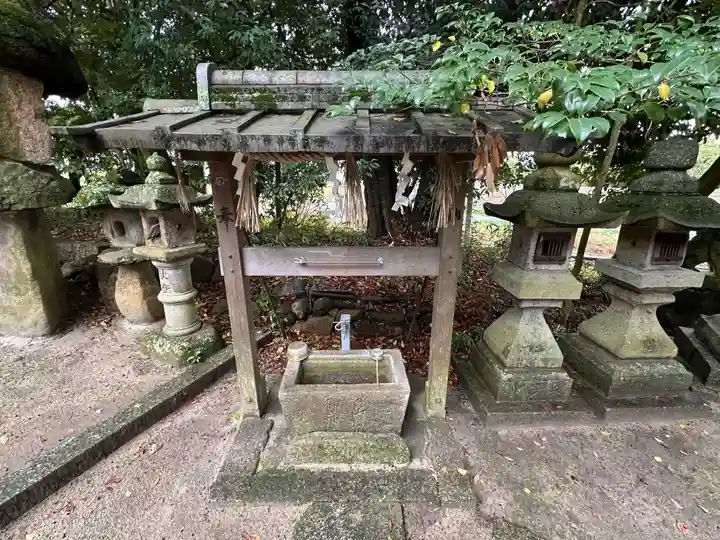 雲甘寺坐楢本神社の手水舎
