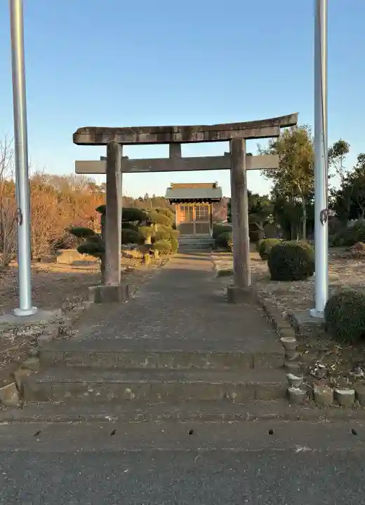 葛原親王(垂木神社)の{uncategorized: "未分類", other: "その他", undefined: "問題あり", building: "その他建物", grave: "お墓", sacred_gate: "鳥居", guardian: "狛犬", statue: "像", buddha: "仏像", history: "歴史", nature: "自然", garden: "庭園", animal: "動物", pagoda: "塔", temizu: "手水舎", mountain_gate: "山門・神門", sanctuary: "本殿・本堂", subordinate: "末社・摂社", art: "芸術", scenery: "景色", jizo: "地蔵", ema: "絵馬", goshuin: "御朱印", omikuji: "おみくじ", items: "授与品その他", amulet: "お守り", goshuincho: "御朱印帳", eats: "食事", festival: "お祭り", votive_dance: "神楽", shichigosan: "七五三参", wedding: "結婚式", experience: "体験その他", initially: "初詣", around: "周辺", anti_infection: "感染症対策"}