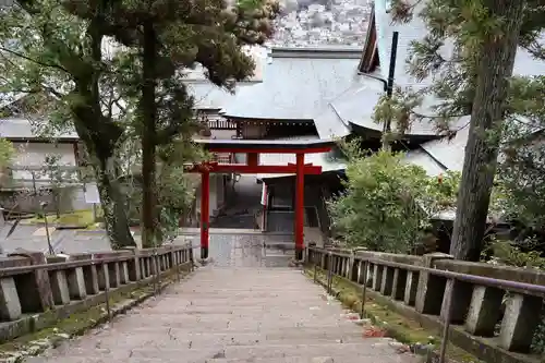 玉園稲荷神社(長崎県)