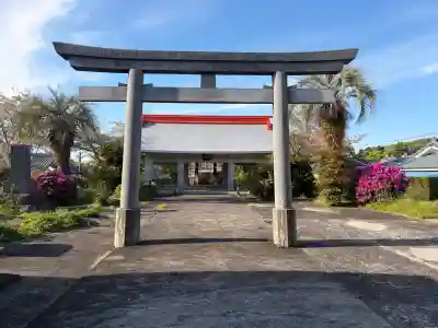 伊作護国神社の{uncategorized: "未分類", other: "その他", undefined: "問題あり", building: "その他建物", grave: "お墓", sacred_gate: "鳥居", guardian: "狛犬", statue: "像", buddha: "仏像", history: "歴史", nature: "自然", garden: "庭園", animal: "動物", pagoda: "塔", temizu: "手水舎", mountain_gate: "山門・神門", sanctuary: "本殿・本堂", subordinate: "末社・摂社", art: "芸術", scenery: "景色", jizo: "地蔵", ema: "絵馬", goshuin: "御朱印", omikuji: "おみくじ", items: "授与品その他", amulet: "お守り", goshuincho: "御朱印帳", eats: "食事", festival: "お祭り", votive_dance: "神楽", shichigosan: "七五三参", wedding: "結婚式", experience: "体験その他", initially: "初詣", around: "周辺", anti_infection: "感染症対策"}