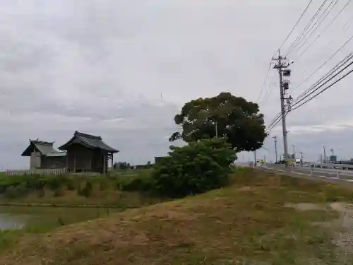 比咩神社の{uncategorized: "未分類", other: "その他", undefined: "問題あり", building: "その他建物", grave: "お墓", sacred_gate: "鳥居", guardian: "狛犬", statue: "像", buddha: "仏像", history: "歴史", nature: "自然", garden: "庭園", animal: "動物", pagoda: "塔", temizu: "手水舎", mountain_gate: "山門・神門", sanctuary: "本殿・本堂", subordinate: "末社・摂社", art: "芸術", scenery: "景色", jizo: "地蔵", ema: "絵馬", goshuin: "御朱印", omikuji: "おみくじ", items: "授与品その他", amulet: "お守り", goshuincho: "御朱印帳", eats: "食事", festival: "お祭り", votive_dance: "神楽", shichigosan: "七五三参", wedding: "結婚式", experience: "体験その他", initially: "初詣", around: "周辺", anti_infection: "感染症対策"}