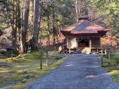 潮山神社の本殿