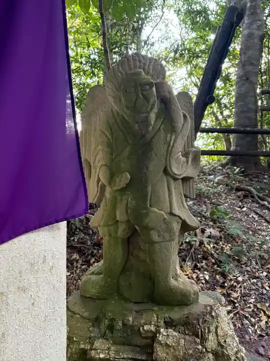 青龍寺奥の院(波切不動)の像