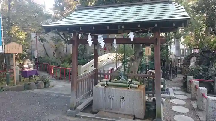 江島杉山神社の手水舎