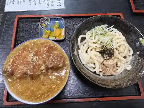 荷機稲荷神社の{uncategorized: "未分類", other: "その他", undefined: "問題あり", building: "その他建物", grave: "お墓", sacred_gate: "鳥居", guardian: "狛犬", statue: "像", buddha: "仏像", history: "歴史", nature: "自然", garden: "庭園", animal: "動物", pagoda: "塔", temizu: "手水舎", mountain_gate: "山門・神門", sanctuary: "本殿・本堂", subordinate: "末社・摂社", art: "芸術", scenery: "景色", jizo: "地蔵", ema: "絵馬", goshuin: "御朱印", omikuji: "おみくじ", items: "授与品その他", amulet: "お守り", goshuincho: "御朱印帳", eats: "食事", festival: "お祭り", votive_dance: "神楽", shichigosan: "七五三参", wedding: "結婚式", experience: "体験その他", initially: "初詣", around: "周辺", anti_infection: "感染症対策"}