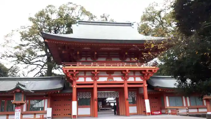 武蔵一宮氷川神社の山門・神門