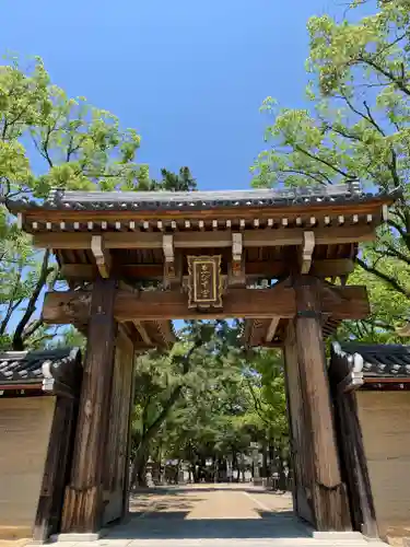 西宮神社の山門