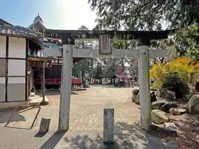 賀茂春日神社の鳥居