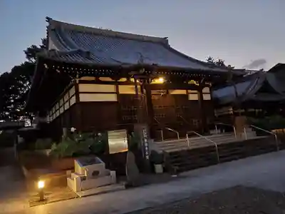 善導寺の本殿・本堂