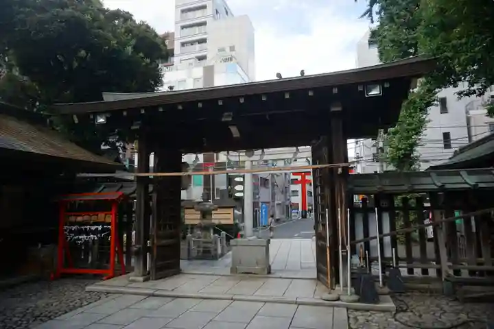 下谷神社の山門・神門