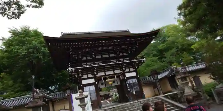 松尾大社の山門・神門