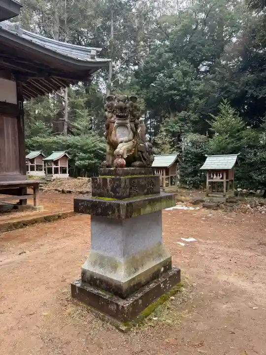 雨引千勝神社の{uncategorized: "未分類", other: "その他", undefined: "問題あり", building: "その他建物", grave: "お墓", sacred_gate: "鳥居", guardian: "狛犬", statue: "像", buddha: "仏像", history: "歴史", nature: "自然", garden: "庭園", animal: "動物", pagoda: "塔", temizu: "手水舎", mountain_gate: "山門・神門", sanctuary: "本殿・本堂", subordinate: "末社・摂社", art: "芸術", scenery: "景色", jizo: "地蔵", ema: "絵馬", goshuin: "御朱印", omikuji: "おみくじ", items: "授与品その他", amulet: "お守り", goshuincho: "御朱印帳", eats: "食事", festival: "お祭り", votive_dance: "神楽", shichigosan: "七五三参", wedding: "結婚式", experience: "体験その他", initially: "初詣", around: "周辺", anti_infection: "感染症対策"}