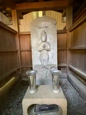 弘明寺の{uncategorized: "未分類", other: "その他", undefined: "問題あり", building: "その他建物", grave: "お墓", sacred_gate: "鳥居", guardian: "狛犬", statue: "像", buddha: "仏像", history: "歴史", nature: "自然", garden: "庭園", animal: "動物", pagoda: "塔", temizu: "手水舎", mountain_gate: "山門・神門", sanctuary: "本殿・本堂", subordinate: "末社・摂社", art: "芸術", scenery: "景色", jizo: "地蔵", ema: "絵馬", goshuin: "御朱印", omikuji: "おみくじ", items: "授与品その他", amulet: "お守り", goshuincho: "御朱印帳", eats: "食事", festival: "お祭り", votive_dance: "神楽", shichigosan: "七五三参", wedding: "結婚式", experience: "体験その他", initially: "初詣", around: "周辺", anti_infection: "感染症対策"}