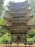 羽黒山五重塔(出羽三山神社)の{uncategorized: "未分類", other: "その他", undefined: "問題あり", building: "その他建物", grave: "お墓", sacred_gate: "鳥居", guardian: "狛犬", statue: "像", buddha: "仏像", history: "歴史", nature: "自然", garden: "庭園", animal: "動物", pagoda: "塔", temizu: "手水舎", mountain_gate: "山門・神門", sanctuary: "本殿・本堂", subordinate: "末社・摂社", art: "芸術", scenery: "景色", jizo: "地蔵", ema: "絵馬", goshuin: "御朱印", omikuji: "おみくじ", items: "授与品その他", amulet: "お守り", goshuincho: "御朱印帳", eats: "食事", festival: "お祭り", votive_dance: "神楽", shichigosan: "七五三参", wedding: "結婚式", experience: "体験その他", initially: "初詣", around: "周辺", anti_infection: "感染症対策"}