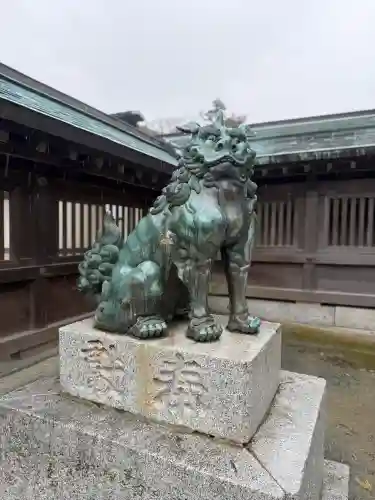 宗像大社の{uncategorized: "未分類", other: "その他", undefined: "問題あり", building: "その他建物", grave: "お墓", sacred_gate: "鳥居", guardian: "狛犬", statue: "像", buddha: "仏像", history: "歴史", nature: "自然", garden: "庭園", animal: "動物", pagoda: "塔", temizu: "手水舎", mountain_gate: "山門・神門", sanctuary: "本殿・本堂", subordinate: "末社・摂社", art: "芸術", scenery: "景色", jizo: "地蔵", ema: "絵馬", goshuin: "御朱印", omikuji: "おみくじ", items: "授与品その他", amulet: "お守り", goshuincho: "御朱印帳", eats: "食事", festival: "お祭り", votive_dance: "神楽", shichigosan: "七五三参", wedding: "結婚式", experience: "体験その他", initially: "初詣", around: "周辺", anti_infection: "感染症対策"}