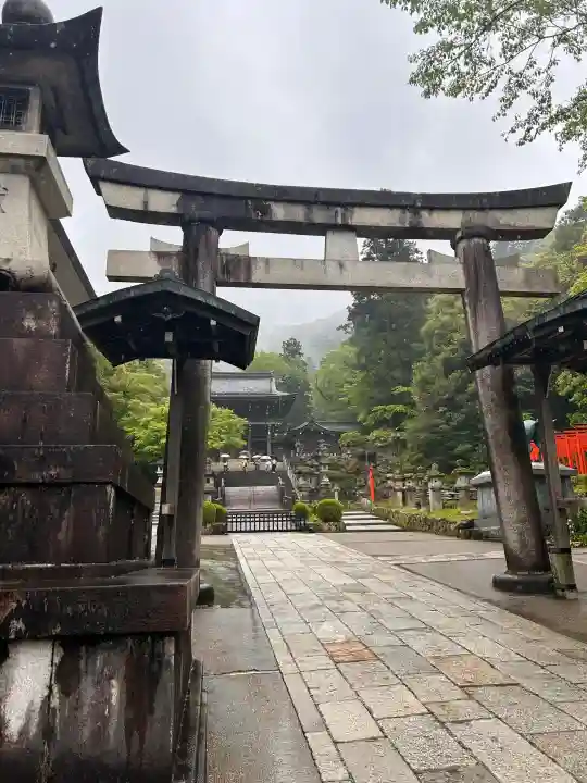 伊奈波神社の{uncategorized: "未分類", other: "その他", undefined: "問題あり", building: "その他建物", grave: "お墓", sacred_gate: "鳥居", guardian: "狛犬", statue: "像", buddha: "仏像", history: "歴史", nature: "自然", garden: "庭園", animal: "動物", pagoda: "塔", temizu: "手水舎", mountain_gate: "山門・神門", sanctuary: "本殿・本堂", subordinate: "末社・摂社", art: "芸術", scenery: "景色", jizo: "地蔵", ema: "絵馬", goshuin: "御朱印", omikuji: "おみくじ", items: "授与品その他", amulet: "お守り", goshuincho: "御朱印帳", eats: "食事", festival: "お祭り", votive_dance: "神楽", shichigosan: "七五三参", wedding: "結婚式", experience: "体験その他", initially: "初詣", around: "周辺", anti_infection: "感染症対策"}