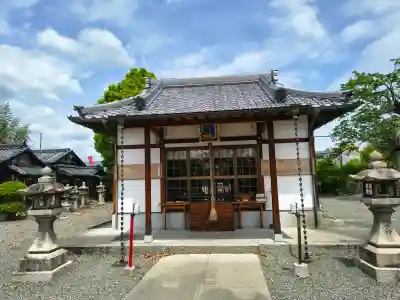 阿久刀神社の{uncategorized: "未分類", other: "その他", undefined: "問題あり", building: "その他建物", grave: "お墓", sacred_gate: "鳥居", guardian: "狛犬", statue: "像", buddha: "仏像", history: "歴史", nature: "自然", garden: "庭園", animal: "動物", pagoda: "塔", temizu: "手水舎", mountain_gate: "山門・神門", sanctuary: "本殿・本堂", subordinate: "末社・摂社", art: "芸術", scenery: "景色", jizo: "地蔵", ema: "絵馬", goshuin: "御朱印", omikuji: "おみくじ", items: "授与品その他", amulet: "お守り", goshuincho: "御朱印帳", eats: "食事", festival: "お祭り", votive_dance: "神楽", shichigosan: "七五三参", wedding: "結婚式", experience: "体験その他", initially: "初詣", around: "周辺", anti_infection: "感染症対策"}