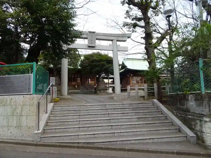 本郷氷川神社の鳥居