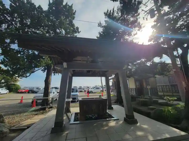 森戸大明神(森戸神社)の手水舎