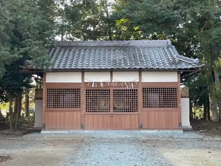 満賀里神社の{uncategorized: "未分類", other: "その他", undefined: "問題あり", building: "その他建物", grave: "お墓", sacred_gate: "鳥居", guardian: "狛犬", statue: "像", buddha: "仏像", history: "歴史", nature: "自然", garden: "庭園", animal: "動物", pagoda: "塔", temizu: "手水舎", mountain_gate: "山門・神門", sanctuary: "本殿・本堂", subordinate: "末社・摂社", art: "芸術", scenery: "景色", jizo: "地蔵", ema: "絵馬", goshuin: "御朱印", omikuji: "おみくじ", items: "授与品その他", amulet: "お守り", goshuincho: "御朱印帳", eats: "食事", festival: "お祭り", votive_dance: "神楽", shichigosan: "七五三参", wedding: "結婚式", experience: "体験その他", initially: "初詣", around: "周辺", anti_infection: "感染症対策"}
