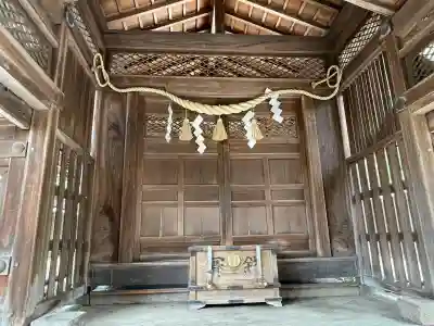 甘呂神社の{uncategorized: "未分類", other: "その他", undefined: "問題あり", building: "その他建物", grave: "お墓", sacred_gate: "鳥居", guardian: "狛犬", statue: "像", buddha: "仏像", history: "歴史", nature: "自然", garden: "庭園", animal: "動物", pagoda: "塔", temizu: "手水舎", mountain_gate: "山門・神門", sanctuary: "本殿・本堂", subordinate: "末社・摂社", art: "芸術", scenery: "景色", jizo: "地蔵", ema: "絵馬", goshuin: "御朱印", omikuji: "おみくじ", items: "授与品その他", amulet: "お守り", goshuincho: "御朱印帳", eats: "食事", festival: "お祭り", votive_dance: "神楽", shichigosan: "七五三参", wedding: "結婚式", experience: "体験その他", initially: "初詣", around: "周辺", anti_infection: "感染症対策"}