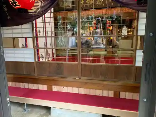 横浜御嶽神社の本殿・本堂