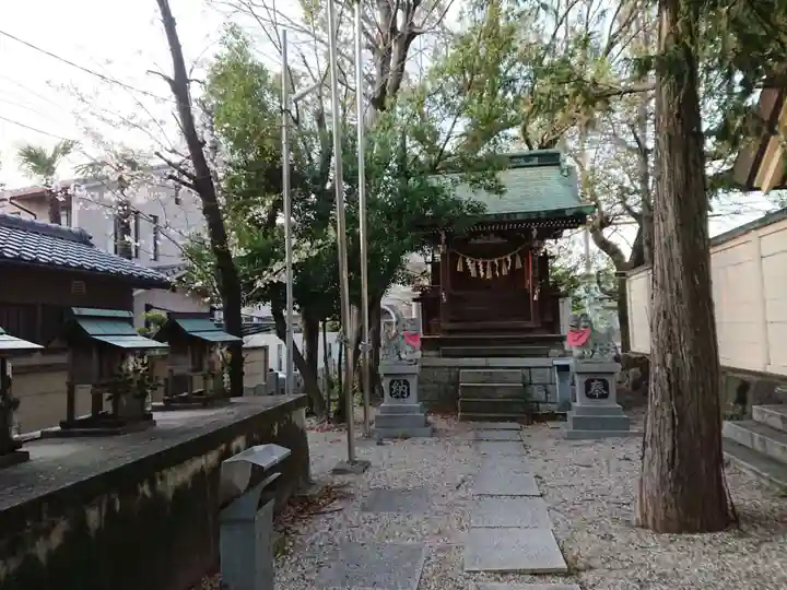 六所社(下飯田)の末社・摂社