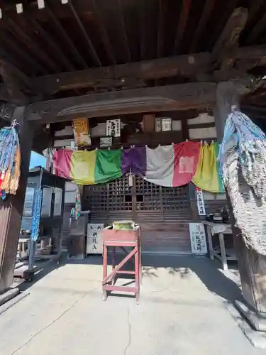 龍蔵寺の{uncategorized: "未分類", other: "その他", undefined: "問題あり", building: "その他建物", grave: "お墓", sacred_gate: "鳥居", guardian: "狛犬", statue: "像", buddha: "仏像", history: "歴史", nature: "自然", garden: "庭園", animal: "動物", pagoda: "塔", temizu: "手水舎", mountain_gate: "山門・神門", sanctuary: "本殿・本堂", subordinate: "末社・摂社", art: "芸術", scenery: "景色", jizo: "地蔵", ema: "絵馬", goshuin: "御朱印", omikuji: "おみくじ", items: "授与品その他", amulet: "お守り", goshuincho: "御朱印帳", eats: "食事", festival: "お祭り", votive_dance: "神楽", shichigosan: "七五三参", wedding: "結婚式", experience: "体験その他", initially: "初詣", around: "周辺", anti_infection: "感染症対策"}