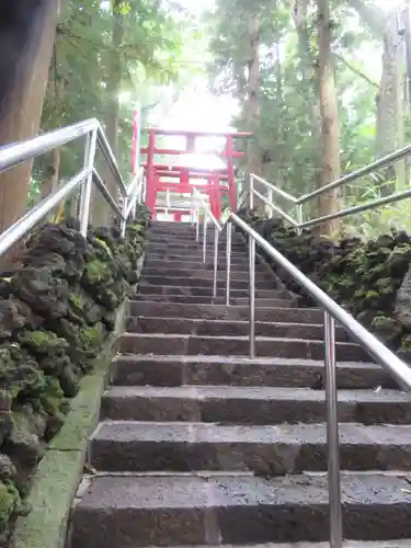 新屋山神社の建物その他