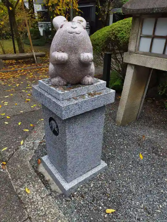 岡崎神社の狛犬