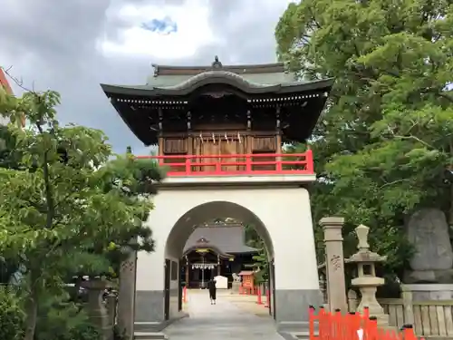 荒井神社の山門・神門