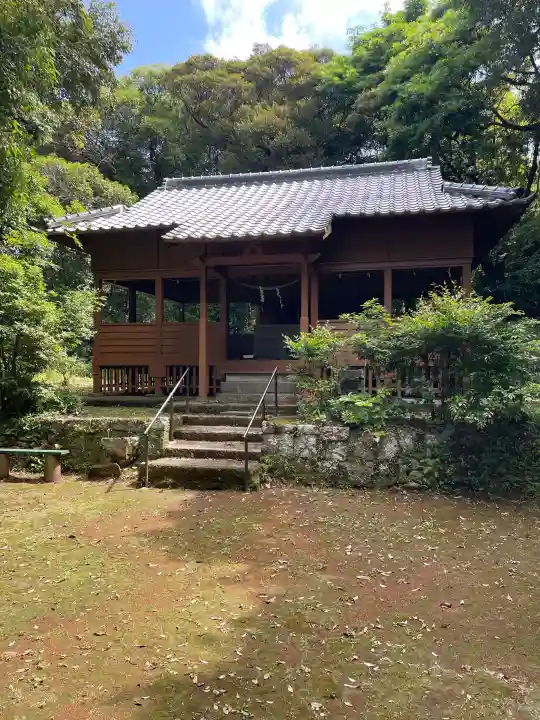 知賀王神社の{uncategorized: "未分類", other: "その他", undefined: "問題あり", building: "その他建物", grave: "お墓", sacred_gate: "鳥居", guardian: "狛犬", statue: "像", buddha: "仏像", history: "歴史", nature: "自然", garden: "庭園", animal: "動物", pagoda: "塔", temizu: "手水舎", mountain_gate: "山門・神門", sanctuary: "本殿・本堂", subordinate: "末社・摂社", art: "芸術", scenery: "景色", jizo: "地蔵", ema: "絵馬", goshuin: "御朱印", omikuji: "おみくじ", items: "授与品その他", amulet: "お守り", goshuincho: "御朱印帳", eats: "食事", festival: "お祭り", votive_dance: "神楽", shichigosan: "七五三参", wedding: "結婚式", experience: "体験その他", initially: "初詣", around: "周辺", anti_infection: "感染症対策"}