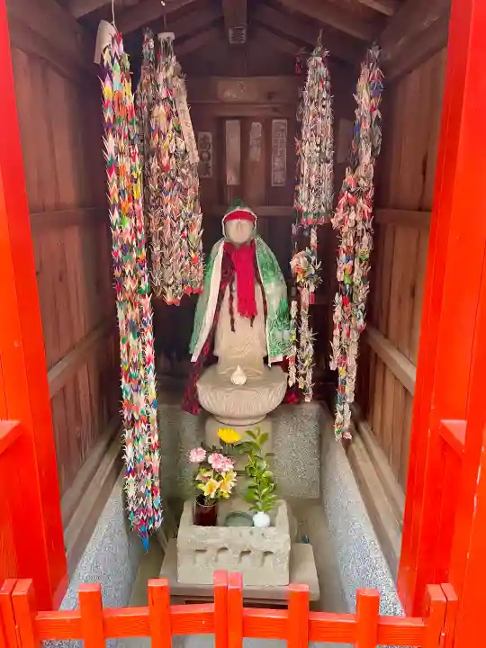 徳寿院の{uncategorized: "未分類", other: "その他", undefined: "問題あり", building: "その他建物", grave: "お墓", sacred_gate: "鳥居", guardian: "狛犬", statue: "像", buddha: "仏像", history: "歴史", nature: "自然", garden: "庭園", animal: "動物", pagoda: "塔", temizu: "手水舎", mountain_gate: "山門・神門", sanctuary: "本殿・本堂", subordinate: "末社・摂社", art: "芸術", scenery: "景色", jizo: "地蔵", ema: "絵馬", goshuin: "御朱印", omikuji: "おみくじ", items: "授与品その他", amulet: "お守り", goshuincho: "御朱印帳", eats: "食事", festival: "お祭り", votive_dance: "神楽", shichigosan: "七五三参", wedding: "結婚式", experience: "体験その他", initially: "初詣", around: "周辺", anti_infection: "感染症対策"}