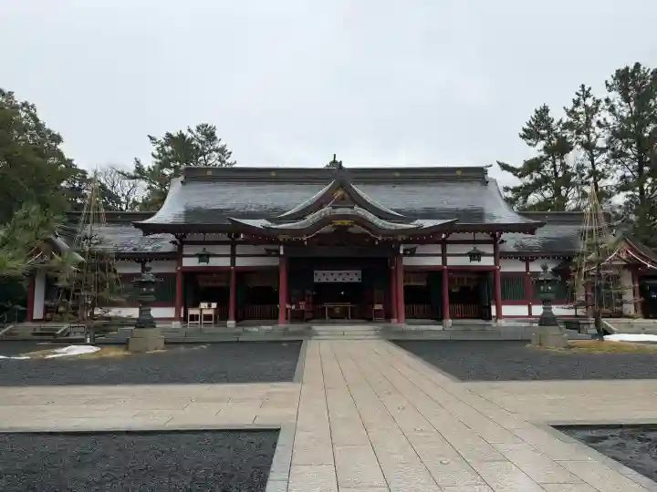 氣比神宮の{uncategorized: "未分類", other: "その他", undefined: "問題あり", building: "その他建物", grave: "お墓", sacred_gate: "鳥居", guardian: "狛犬", statue: "像", buddha: "仏像", history: "歴史", nature: "自然", garden: "庭園", animal: "動物", pagoda: "塔", temizu: "手水舎", mountain_gate: "山門・神門", sanctuary: "本殿・本堂", subordinate: "末社・摂社", art: "芸術", scenery: "景色", jizo: "地蔵", ema: "絵馬", goshuin: "御朱印", omikuji: "おみくじ", items: "授与品その他", amulet: "お守り", goshuincho: "御朱印帳", eats: "食事", festival: "お祭り", votive_dance: "神楽", shichigosan: "七五三参", wedding: "結婚式", experience: "体験その他", initially: "初詣", around: "周辺", anti_infection: "感染症対策"}