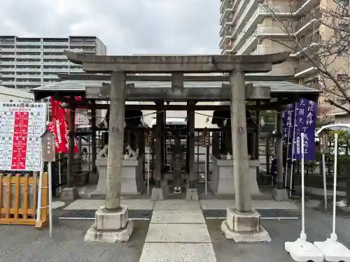 亀戸浅間神社の{uncategorized: "未分類", other: "その他", undefined: "問題あり", building: "その他建物", grave: "お墓", sacred_gate: "鳥居", guardian: "狛犬", statue: "像", buddha: "仏像", history: "歴史", nature: "自然", garden: "庭園", animal: "動物", pagoda: "塔", temizu: "手水舎", mountain_gate: "山門・神門", sanctuary: "本殿・本堂", subordinate: "末社・摂社", art: "芸術", scenery: "景色", jizo: "地蔵", ema: "絵馬", goshuin: "御朱印", omikuji: "おみくじ", items: "授与品その他", amulet: "お守り", goshuincho: "御朱印帳", eats: "食事", festival: "お祭り", votive_dance: "神楽", shichigosan: "七五三参", wedding: "結婚式", experience: "体験その他", initially: "初詣", around: "周辺", anti_infection: "感染症対策"}