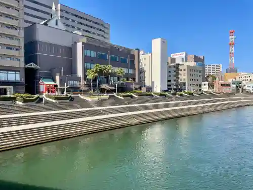 上土朝日稲荷神社の{uncategorized: "未分類", other: "その他", undefined: "問題あり", building: "その他建物", grave: "お墓", sacred_gate: "鳥居", guardian: "狛犬", statue: "像", buddha: "仏像", history: "歴史", nature: "自然", garden: "庭園", animal: "動物", pagoda: "塔", temizu: "手水舎", mountain_gate: "山門・神門", sanctuary: "本殿・本堂", subordinate: "末社・摂社", art: "芸術", scenery: "景色", jizo: "地蔵", ema: "絵馬", goshuin: "御朱印", omikuji: "おみくじ", items: "授与品その他", amulet: "お守り", goshuincho: "御朱印帳", eats: "食事", festival: "お祭り", votive_dance: "神楽", shichigosan: "七五三参", wedding: "結婚式", experience: "体験その他", initially: "初詣", around: "周辺", anti_infection: "感染症対策"}