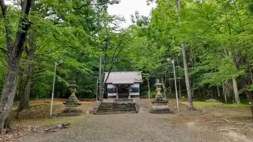 温根湯神社の本殿