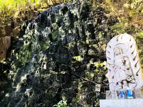 瀧神社（都農神社末社（奥宮））の仏像