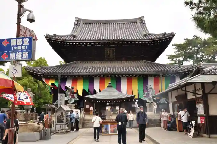 善通寺の本殿・本堂